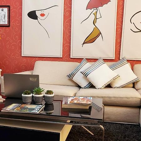 טיראנה Spacious Family-Friendly Apartment In The Heart Of Bllok מראה חיצוני תמונה