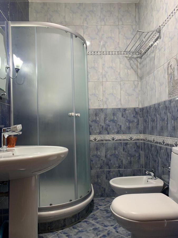 טיראנה Spacious Family-Friendly Apartment In The Heart Of Bllok מראה חיצוני תמונה